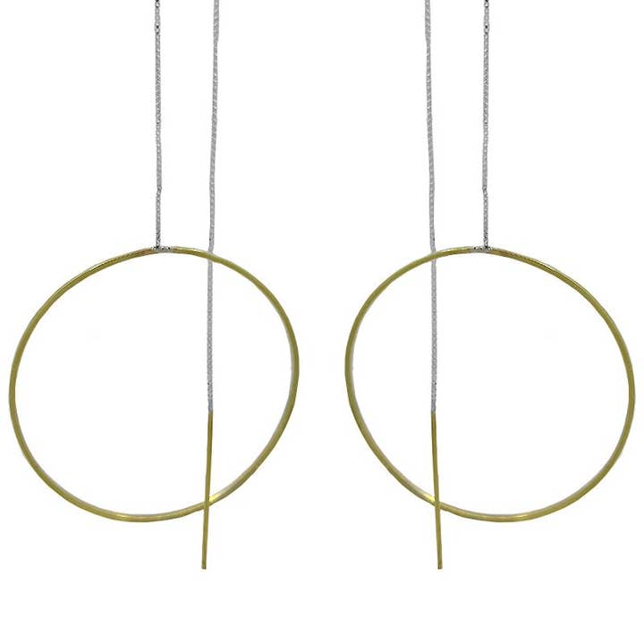 Pendentif circulaire en laiton massif avec enfileur en argent sterling pour la vente par SITA