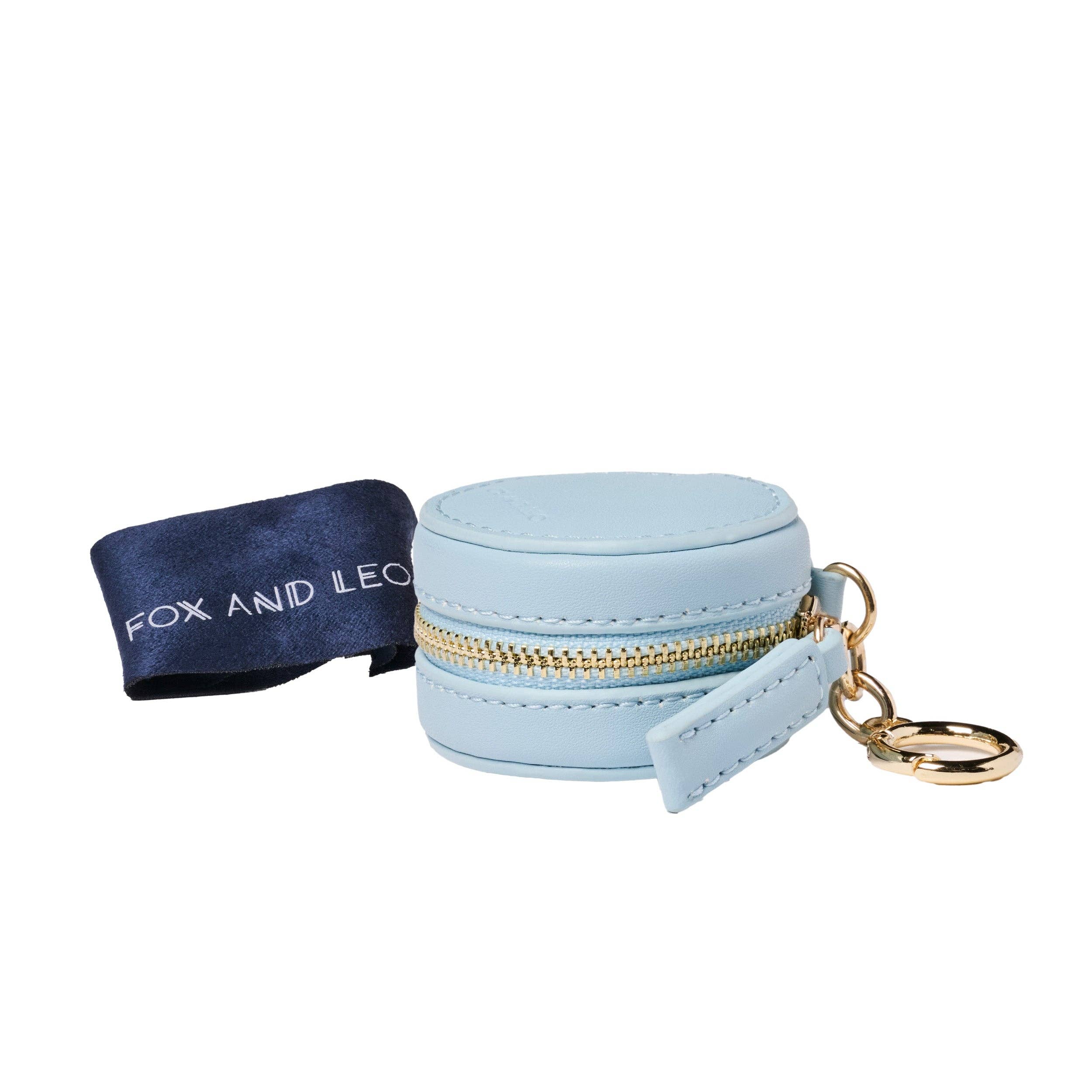 FOX AND LEO - Wholesale Eyewear cases & holders – Women's - Eye Catcher charm with microfibre cleaning cloth - Sky Blue1