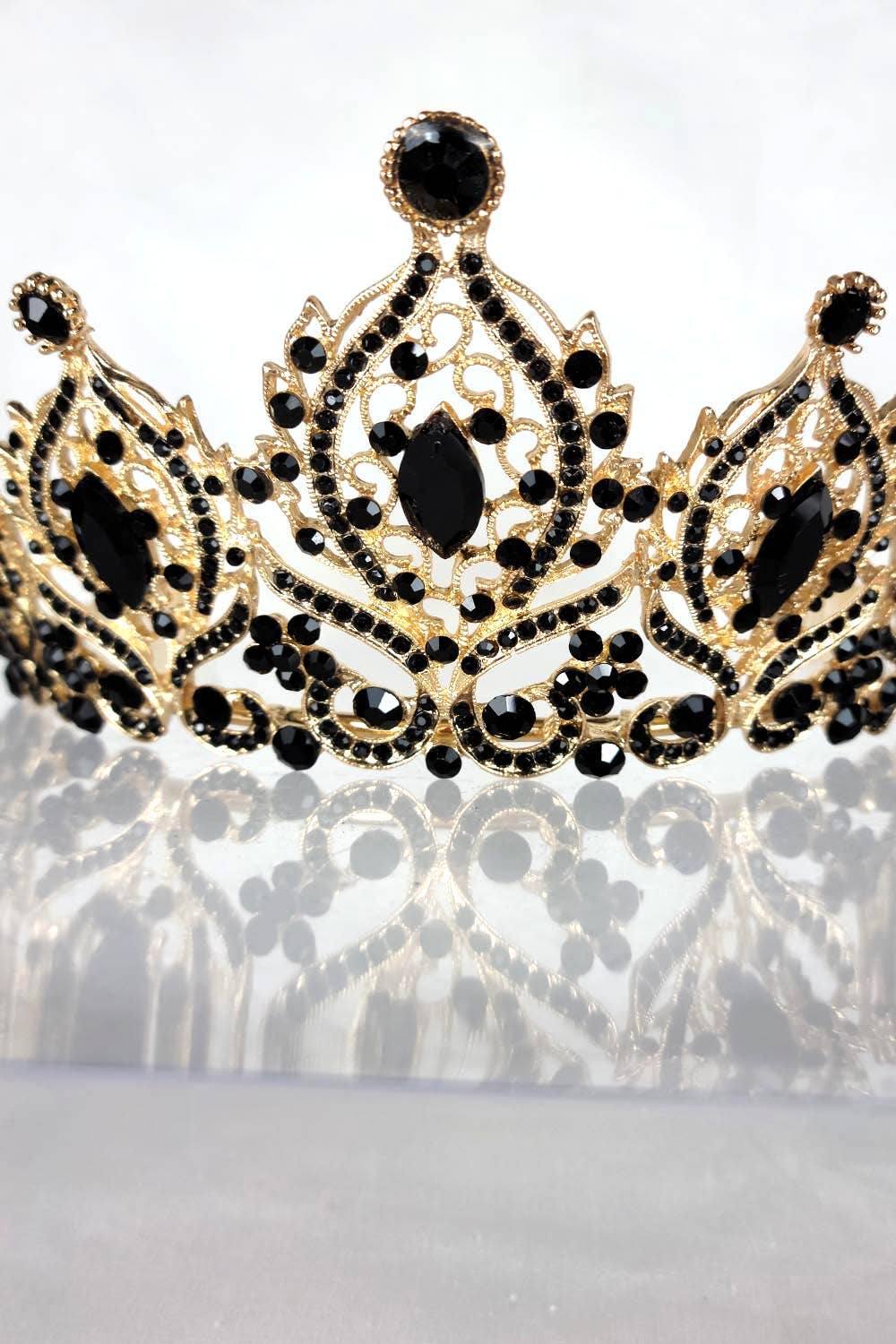 Chicas - Wholesale Tiara - Women's - One Size Fits All Tiara With Jewels HT93317