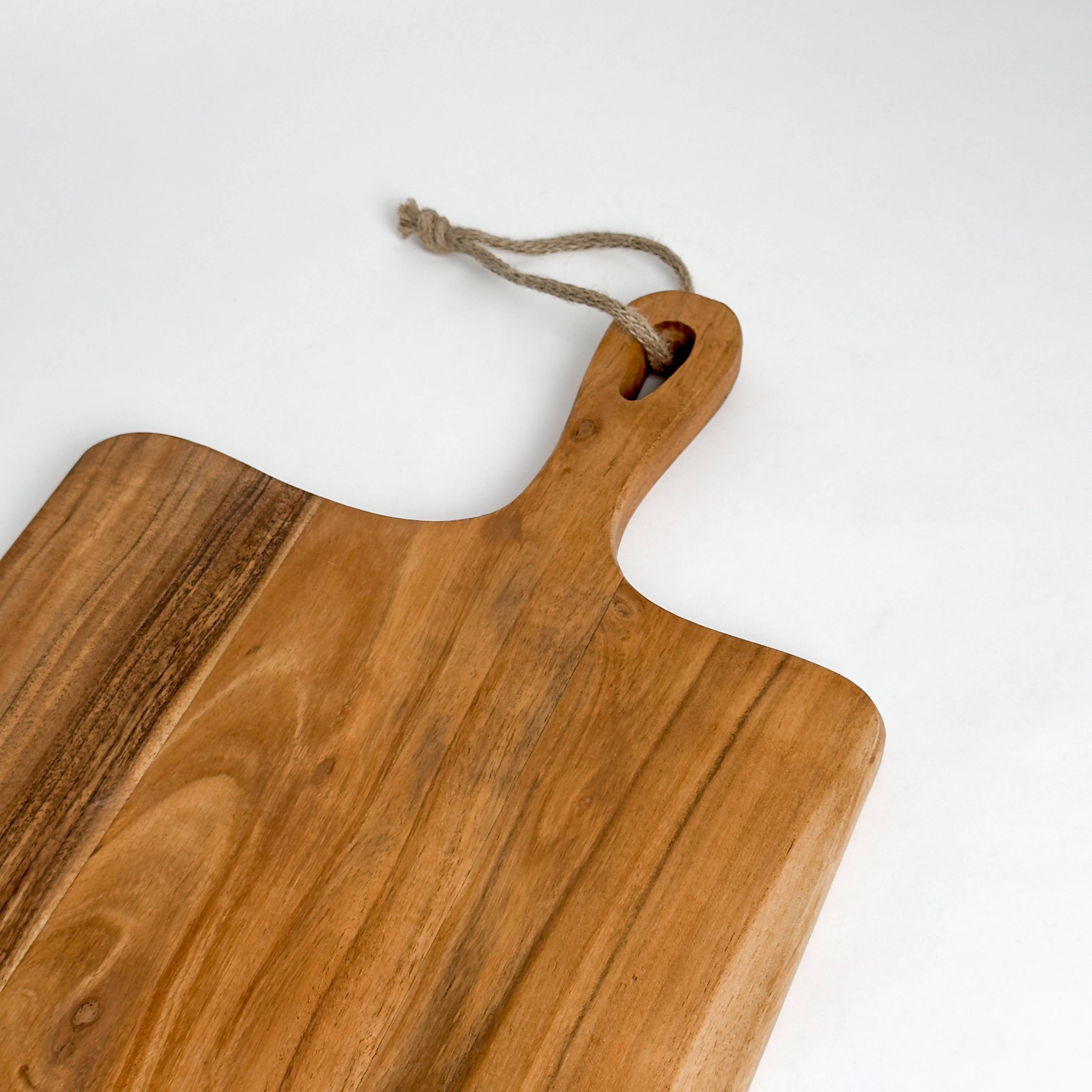 India Handicrafts Inc - Vente Planche à découper - Planche en bois d'acacia avec poignée6