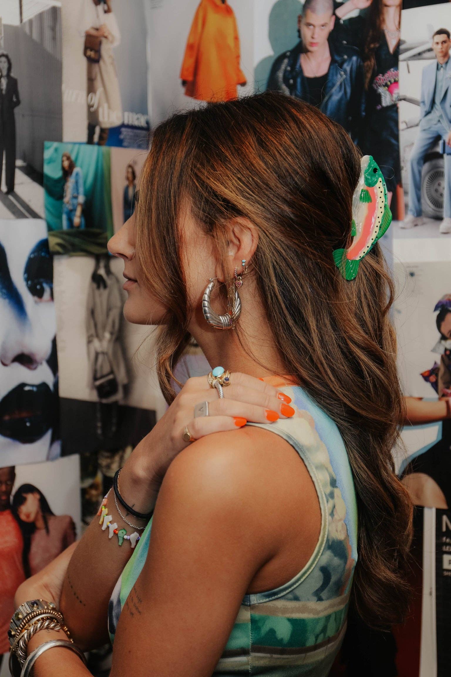 The Peach Fuzz - Wholesale Hair Accessories Set - Women's - Rainbow Trout Hair Claw2