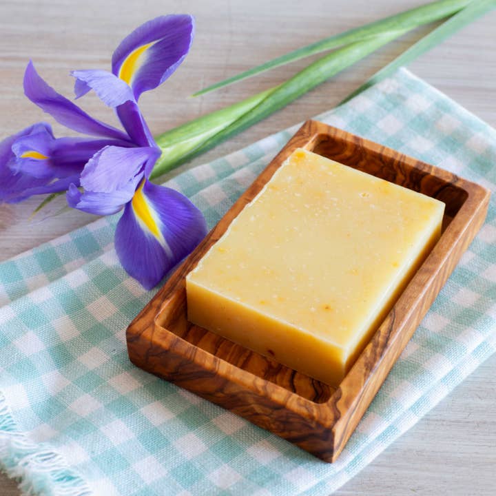 Jabonera CARI de madera de olivo (hecha a mano) para venta al por mayor de MEDITERRANEAN INSPIRED HOME DECOR & LIFESTYLE PRODUCTS