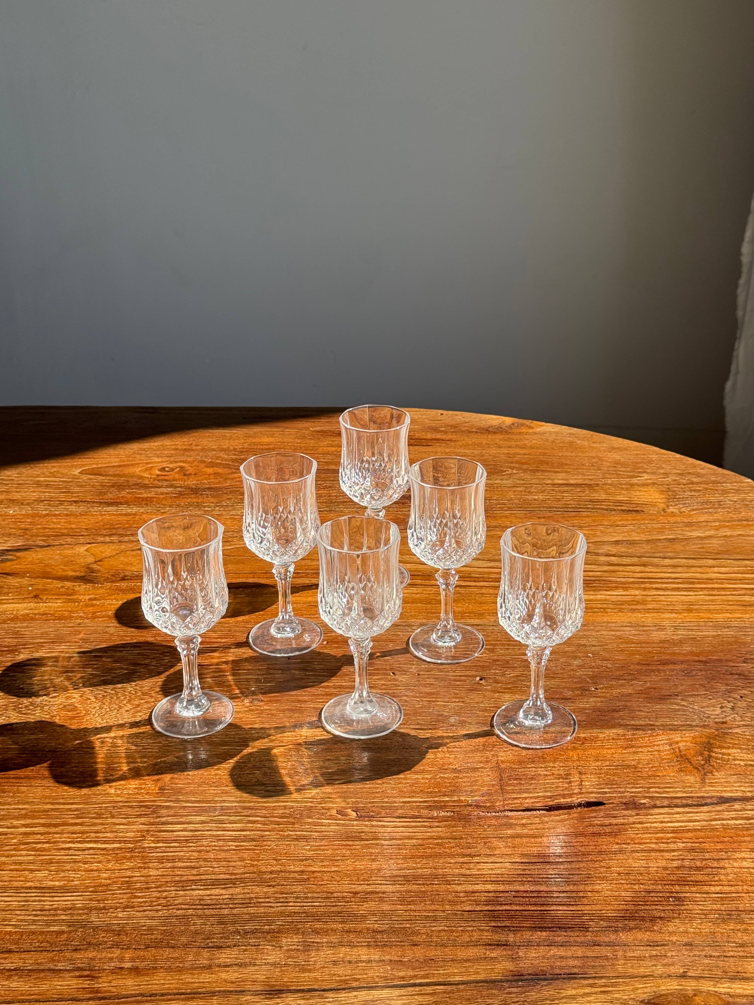 Office Objets - Wholesale Wine Glass - Set of 6 small diamond-cut crystal glasses H14.55