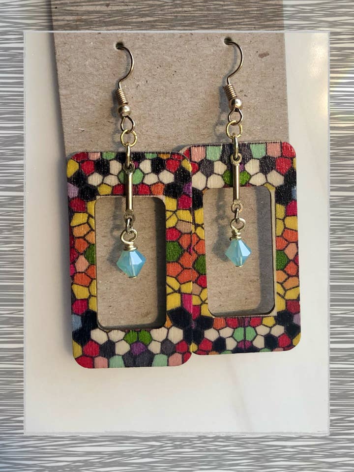 Boucles d'oreilles vitrail en bois pour la vente par Earth & Sparkle