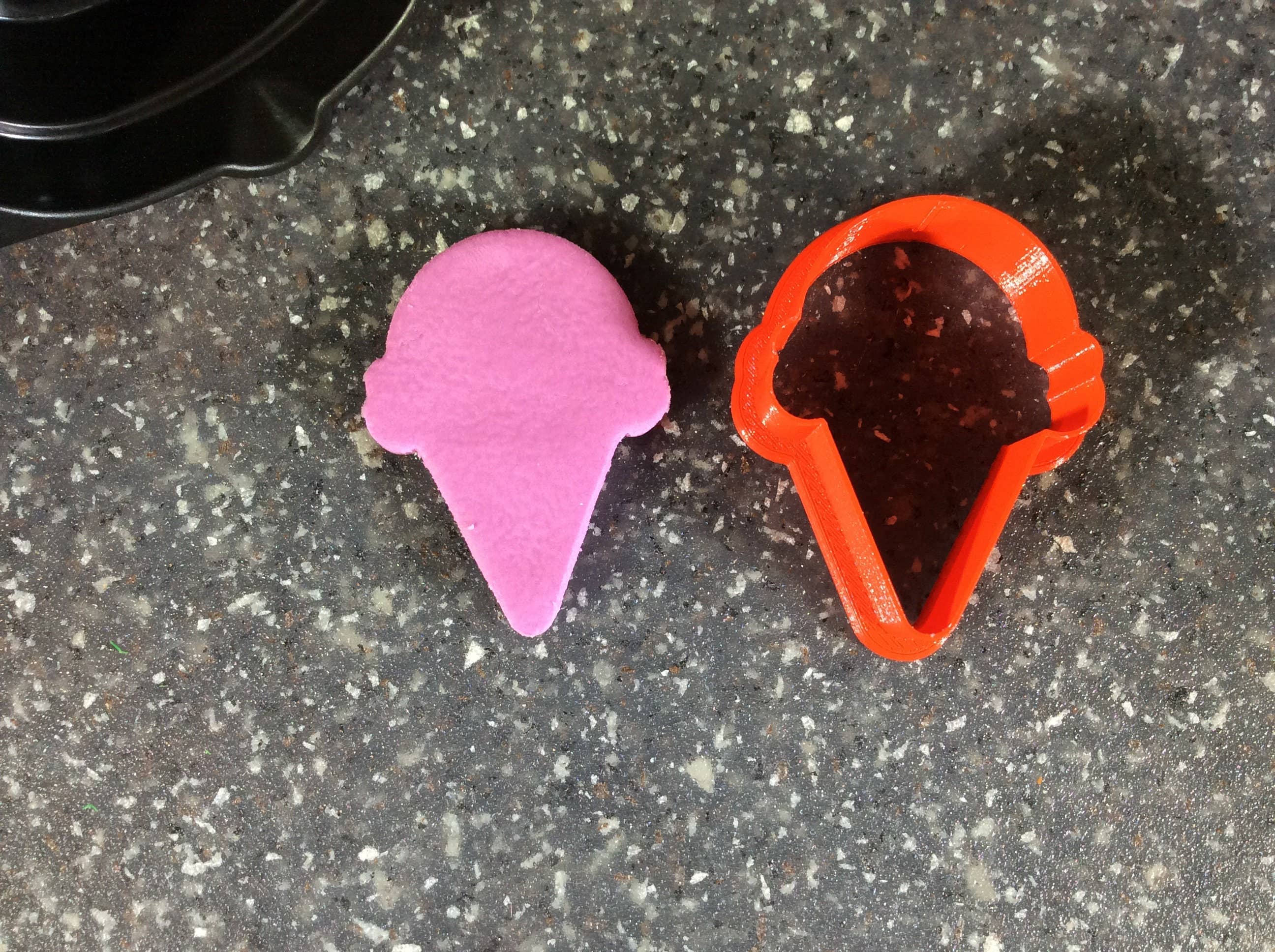 CookieCutterSupply - Wholesale Cookie Cutter - Ice Cream Cone Cookie Cutter0