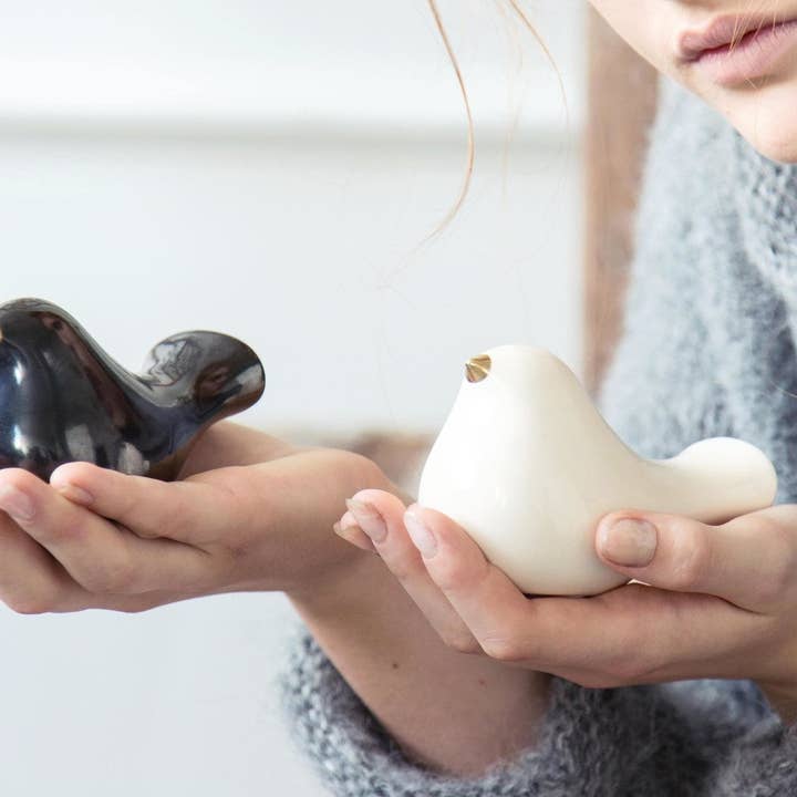 Cozy Home Ideas – wholesale Dekorativ statyett – Keramisk fågel med guld näbb2