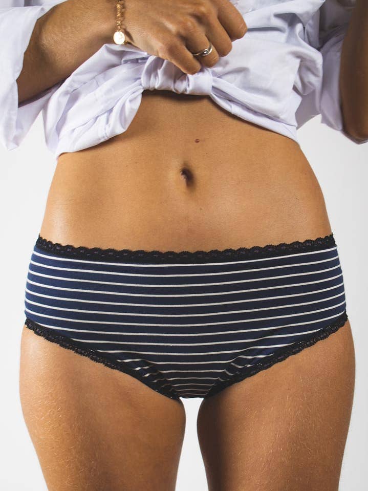 Lace menstrual shorty La Matelote for wholesale by La Minette Lingerie