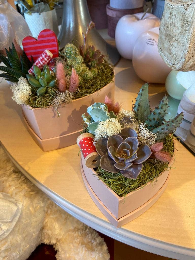 B&P Italia – Caixa decorativa por atacado – Conjunto de 2 caixas em formato de coração feitas de papelão de alta qualidade1