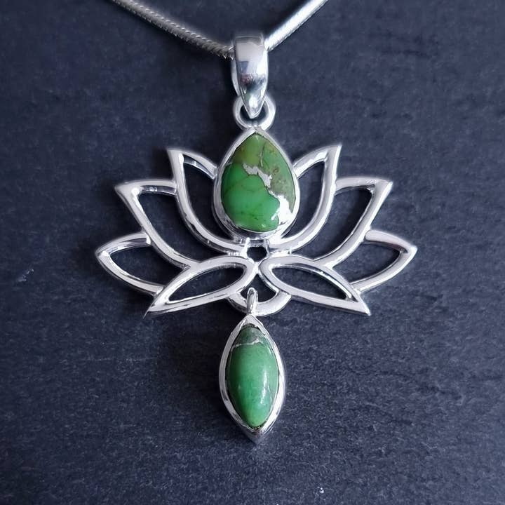 Pendente Fiore di Loto in Turchese Verde Rame | Argento 925, P6GCT per la vendita all'ingrosso da parte di Mistry Gems
