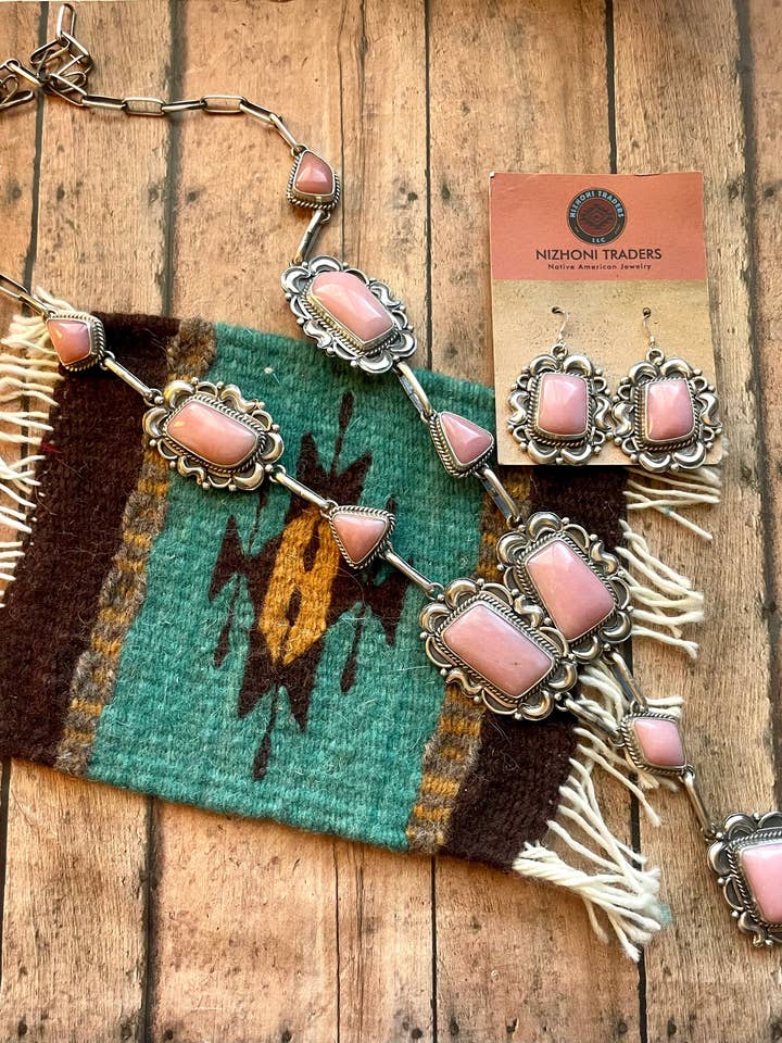 Navajo rosa snäcka och halsband i sterlingsilver med örhängen, signerad Phyllis Smith för wholesale av Nizhonitradersllc