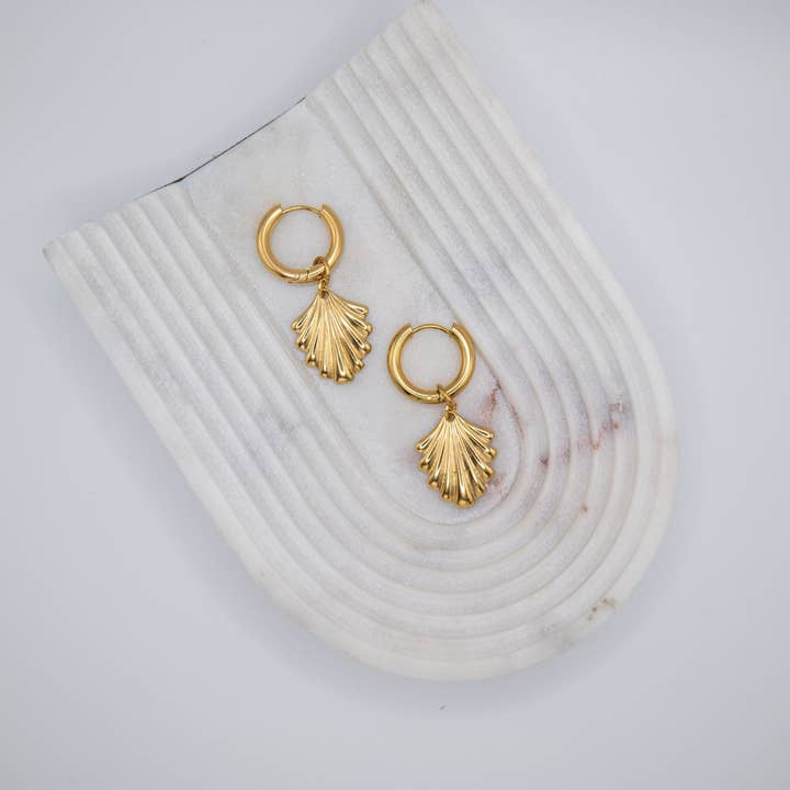 Duestelle Italia - Wholesale Huggie Earrings - Huggie hoops Shell0
