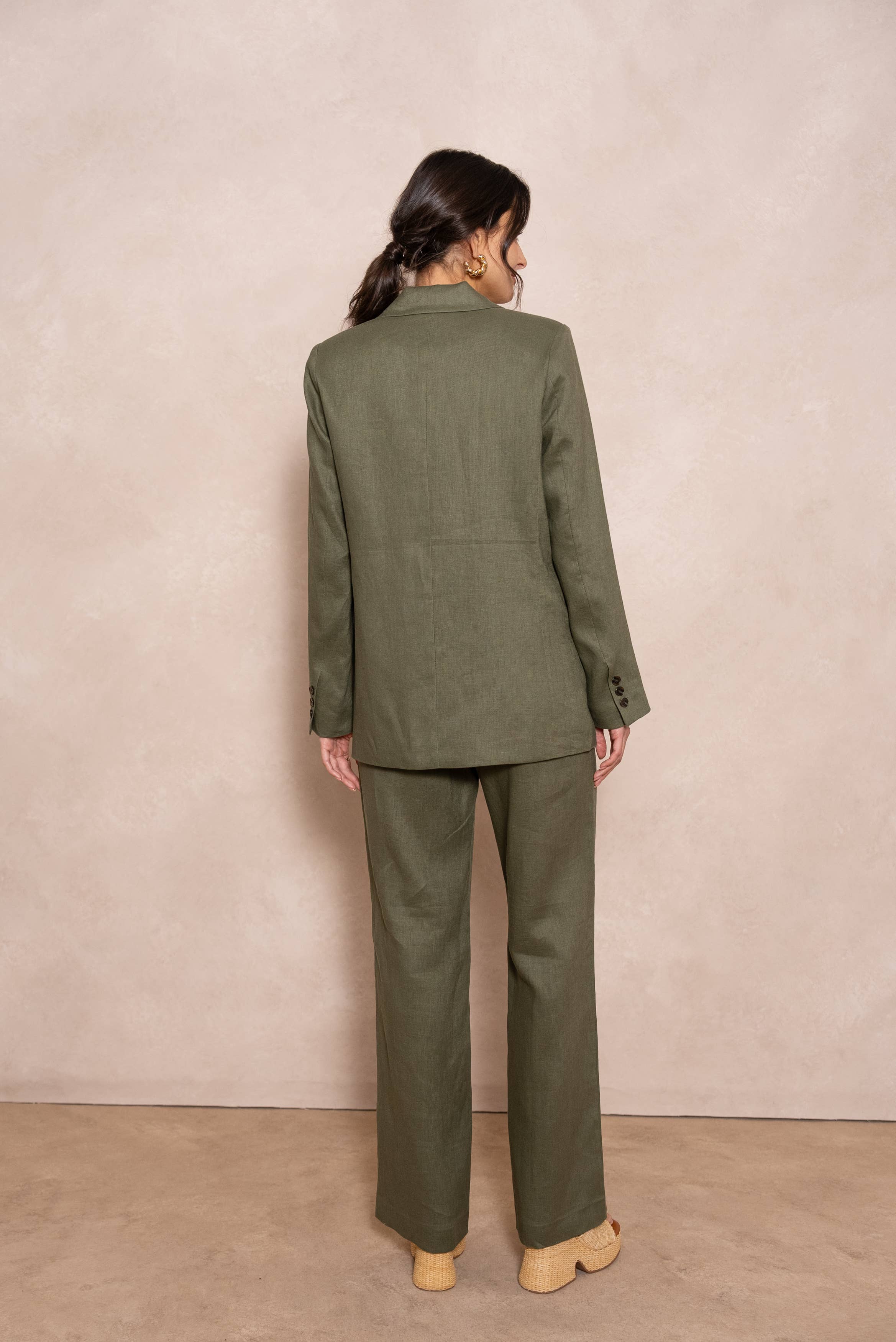 Attentif Paris - Venta al por mayor Blazer - Mujer - [De lino] Chaqueta blazer de corte recto en lino de calidad superior42