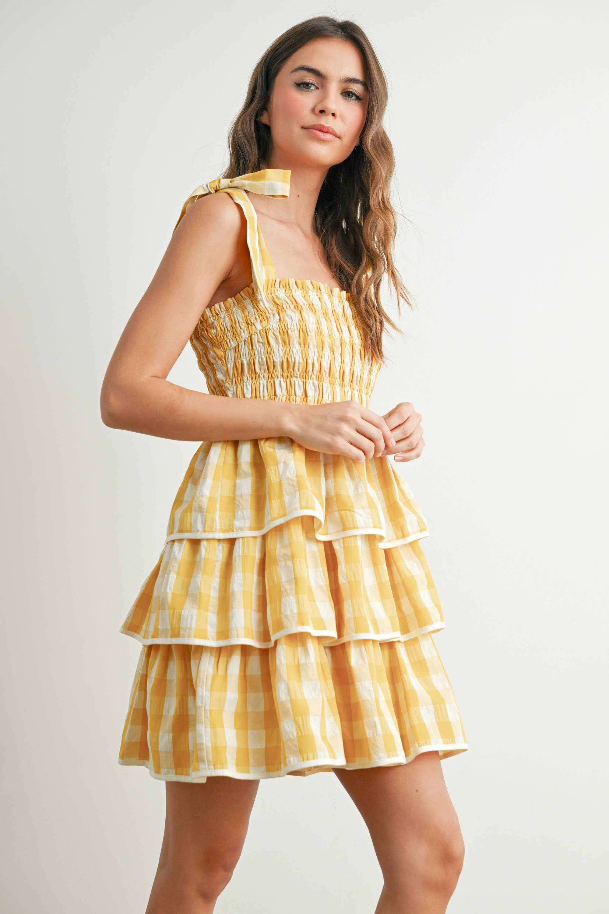 BUTTERMELON – wholesale Klänning - Dam – Klänning med knytband och volanger - BMD771416