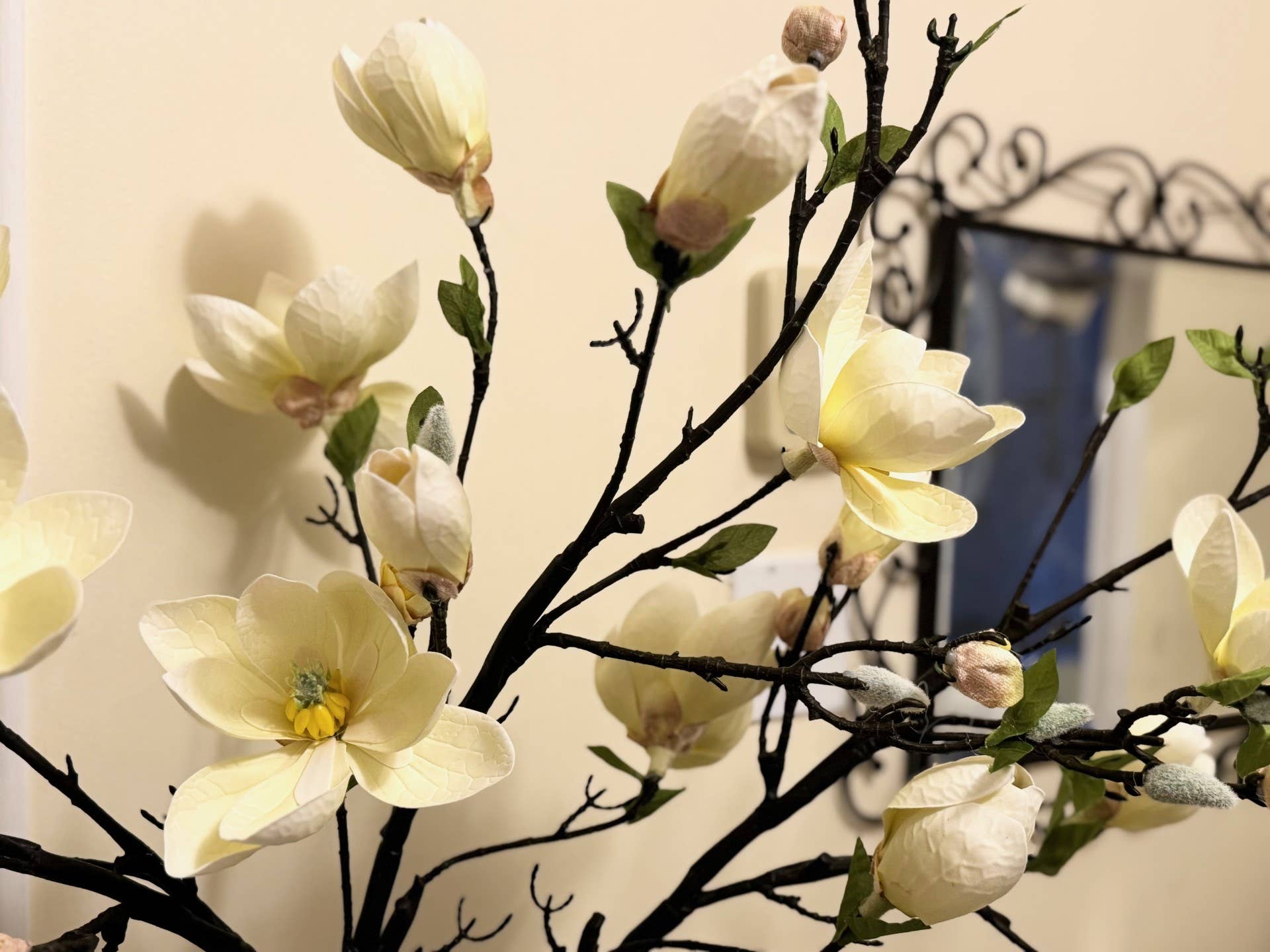One Way Home – Flores artificiais por atacado – Flores de Magnólia Premium Falsas, Galhos de Árvore de Magnólia Artificial1
