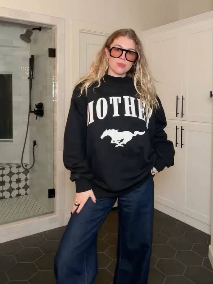 Sweatshirt à col montant avec appliqué Slater Vintage Mustang Mother pour la vente par SLATER VINTAGE