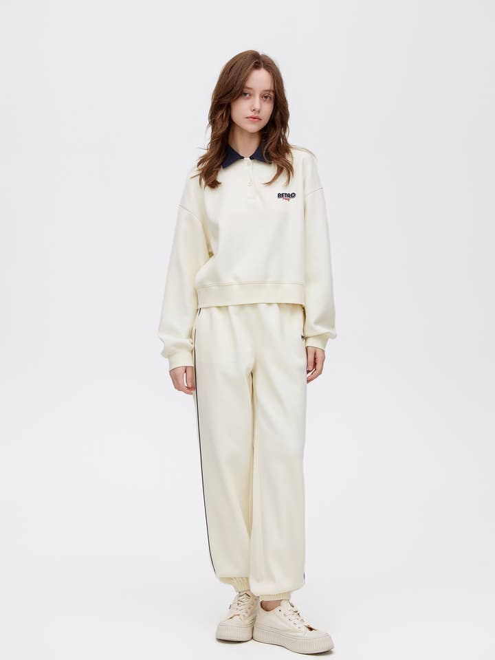 Light Retro Short Sweatshirt for wholesale by Urlazh