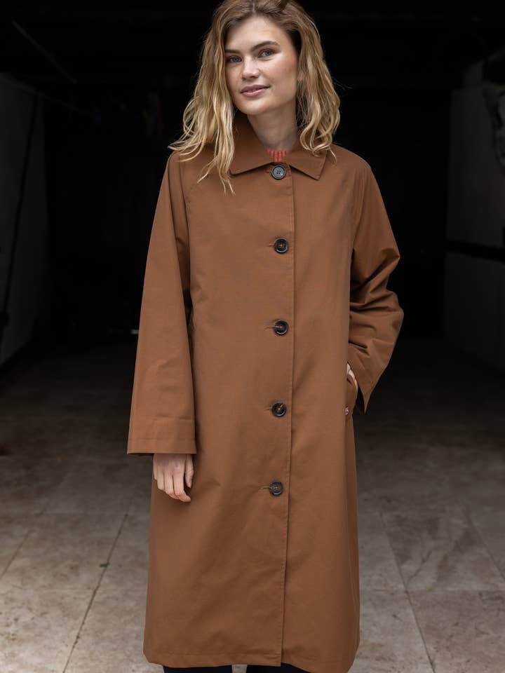 Chaqueta Daneladylike de media temporada marrón para venta al por mayor de Danefae København