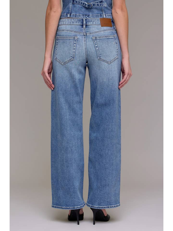 Hidden Jeans - Wholesale Jeans - Women's - Medium 33" Inseam Mid-Rise Clean Stretch Dad Jean