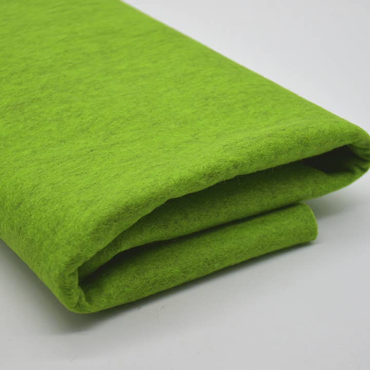 Tela de fieltro de lana 1mm de grosor verde jaspeado 180cm x 1m para venta al por mayor de Oriental Direct Craft Supplies