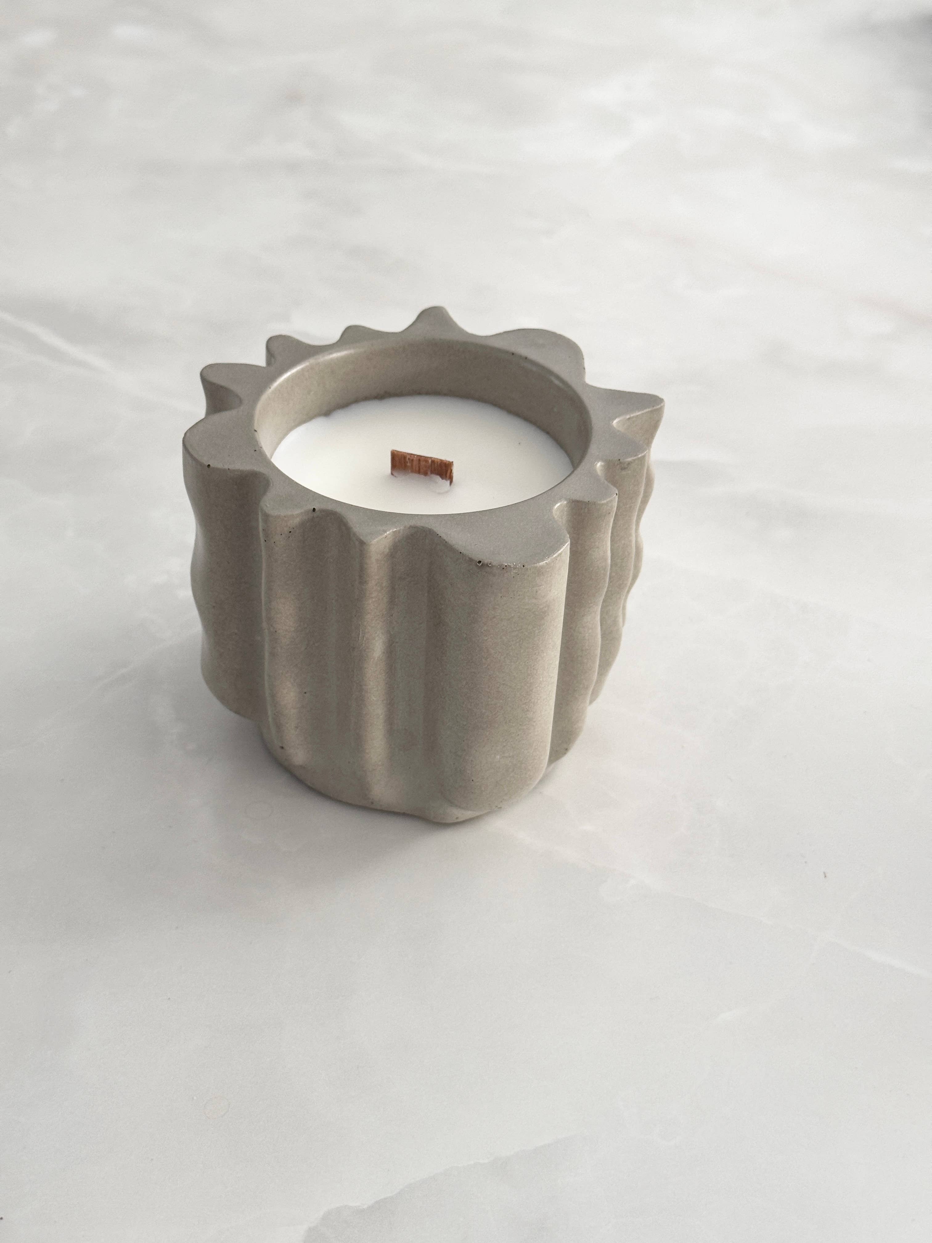 Atelier La Rouleuse - Wholesale Jar/Filled Candle - FORMA - mandarin and resin coconut wax candle3