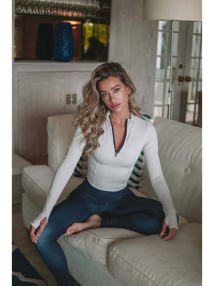 PHUTURE – Engroshandel Activewear-sæt – til kvinder – Cindy Prado - Lightspeed/Carbon Fiber Outfit3