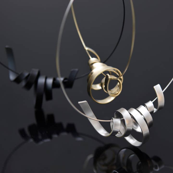 Manchette de cou Voss pour la vente par Pursuits