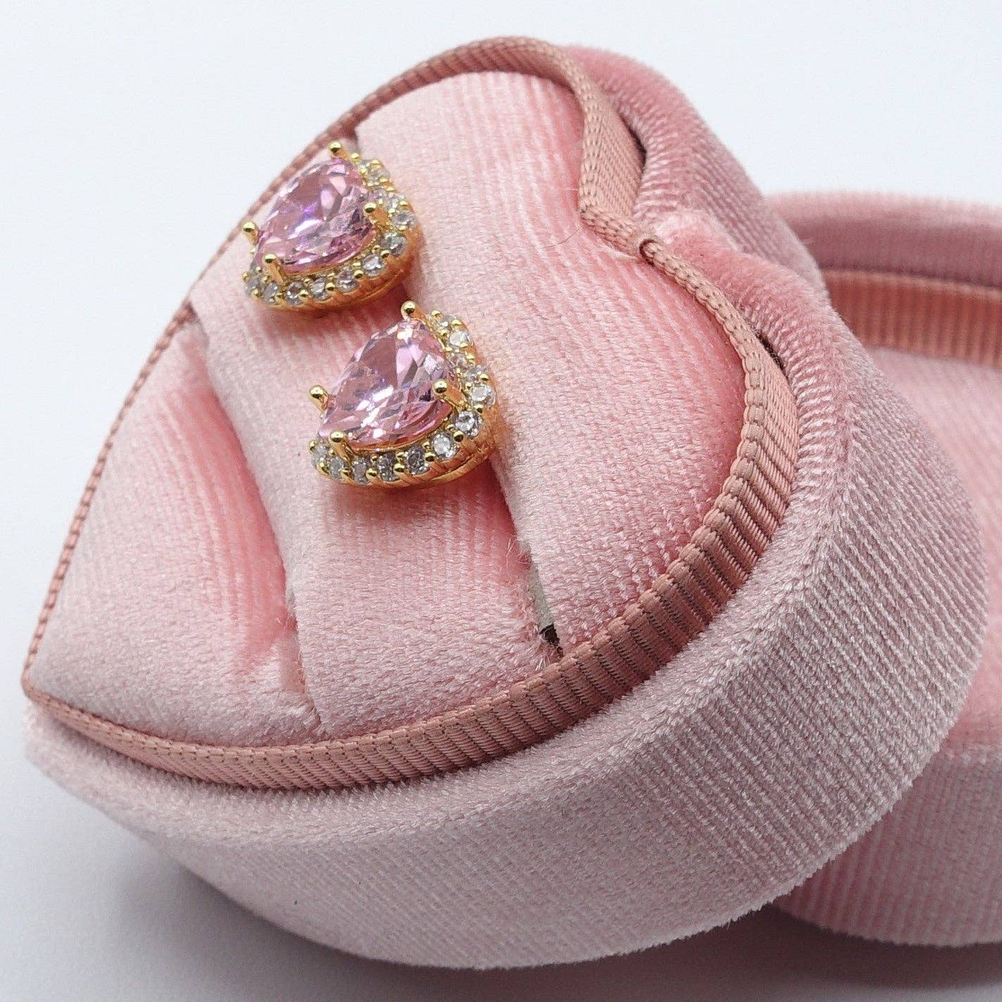 Daemon srls - Wholesale Stud/Post Earrings - DIANA ~Orecchini a bottone con cubic zirconia a forma di cuore15