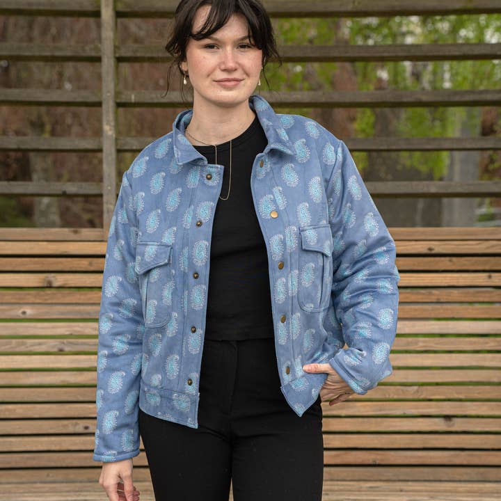 Peacock Paradise quiltet jakke for engroshandel hos The Cozyy Affair