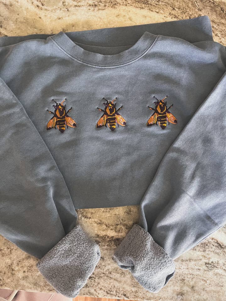 BrickandBarley - Wholesale Sweatshirt - Women's - Embroidered Bumble Bee Sweatshirt3