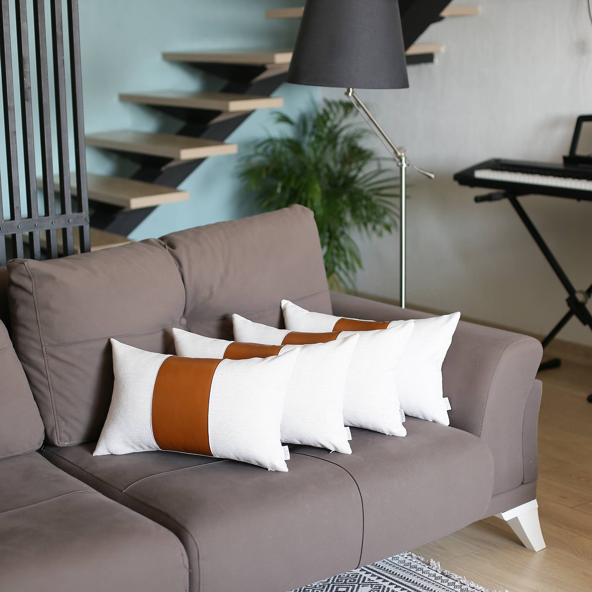 MIKE & Co.   NEW YORK – Großhandel Zierkissenbezug – Dekokissenbezug aus veganem Kunstleder, 4 Stück5