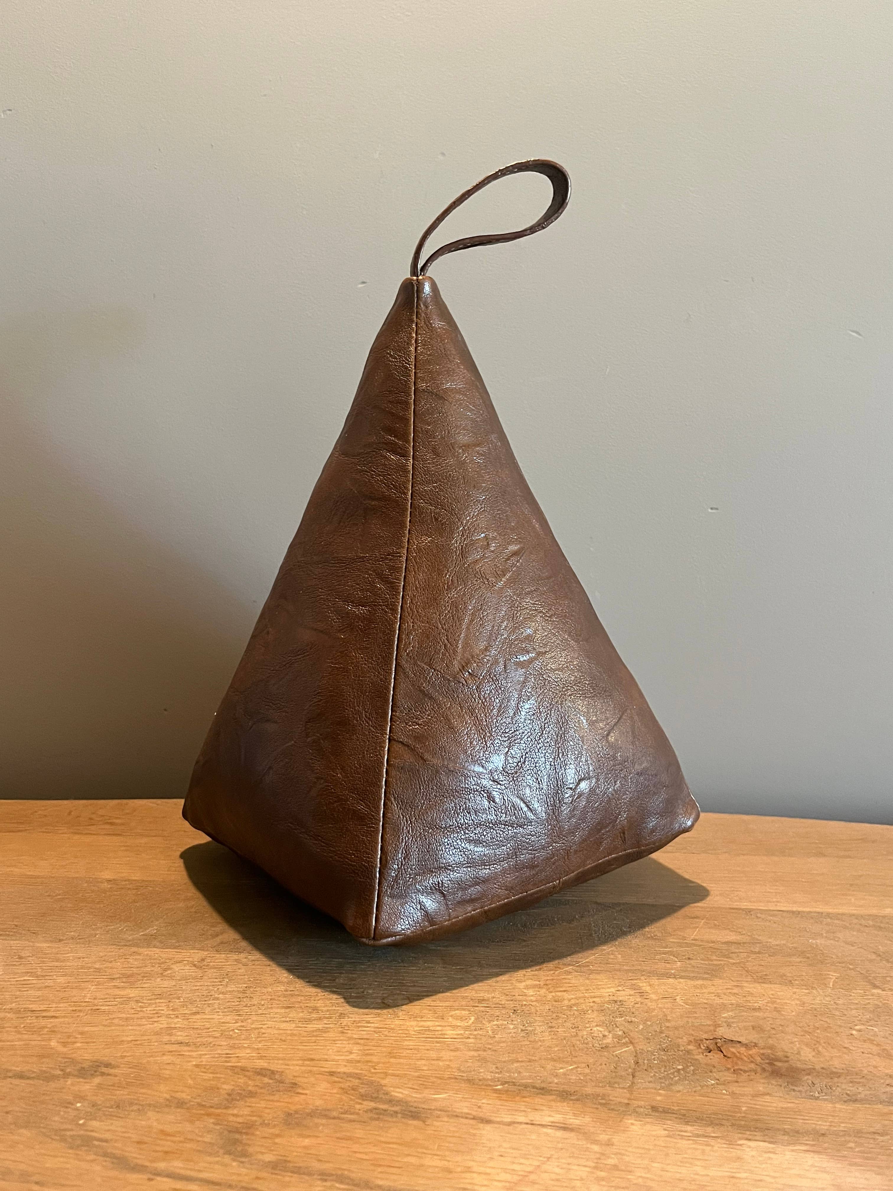 JF The Reborn Home - Wholesale Door Stop - GIA023 DOORSTOP WEIGHT FAUX LEATHER BROWN 16.5/16.5/251