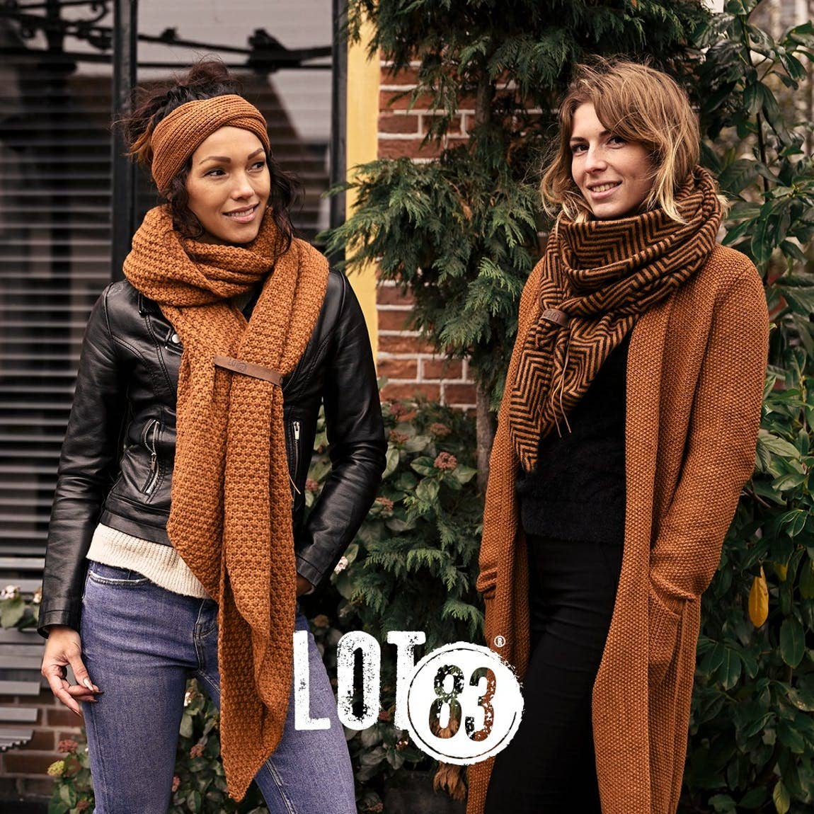 LOT83 - Wholesale Scarf - Women's - Triangle Scarf Saar Almond2