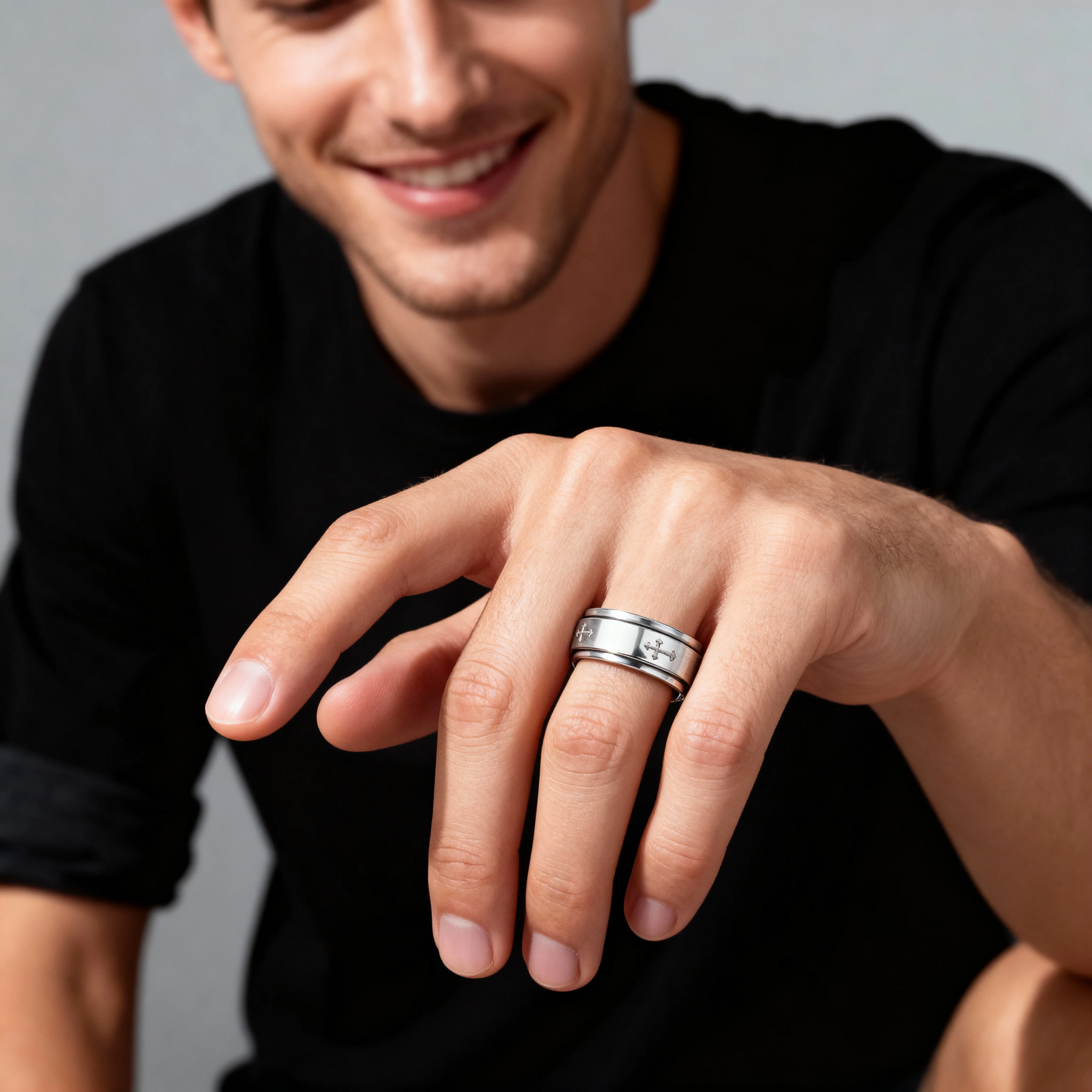 WJW - Vente Anneau/bague à empiler - Bague Cross Spinner Center en acier inoxydable hautement poli6