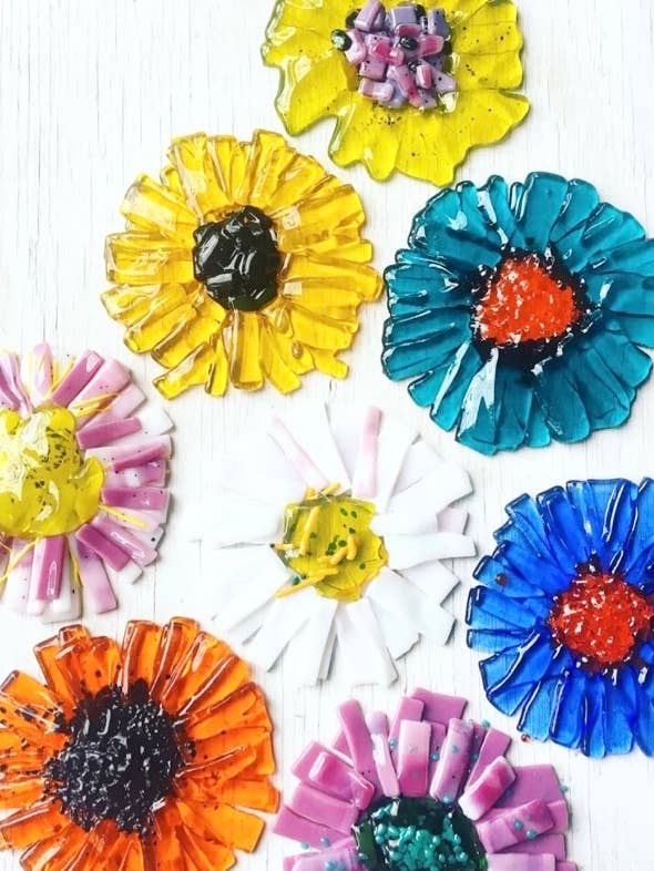 Garden Art - Wildflowers Set of 12 Assorted Colors for wholesale by Atelier Glass Studio