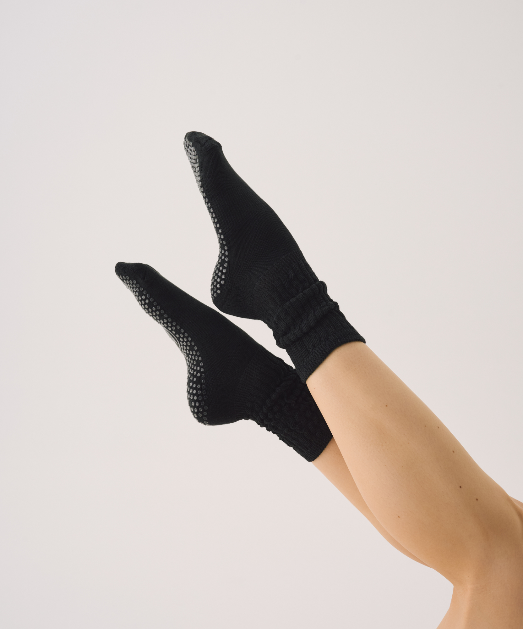 MoveActive - Wholesale Socks - Women's - Scrunch Non Slip Grip Socks - Charcoal0