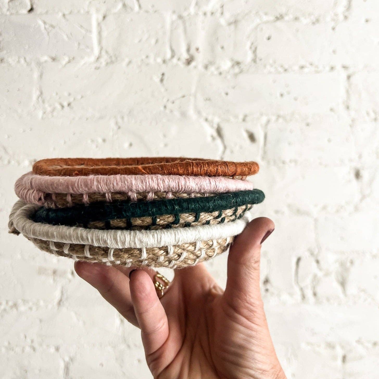 Marfim; Blush; Abruce; Ferrugem Kit de 4 Tigelas Mini Naomi Empilháveis para venda a revendedores na Faire1