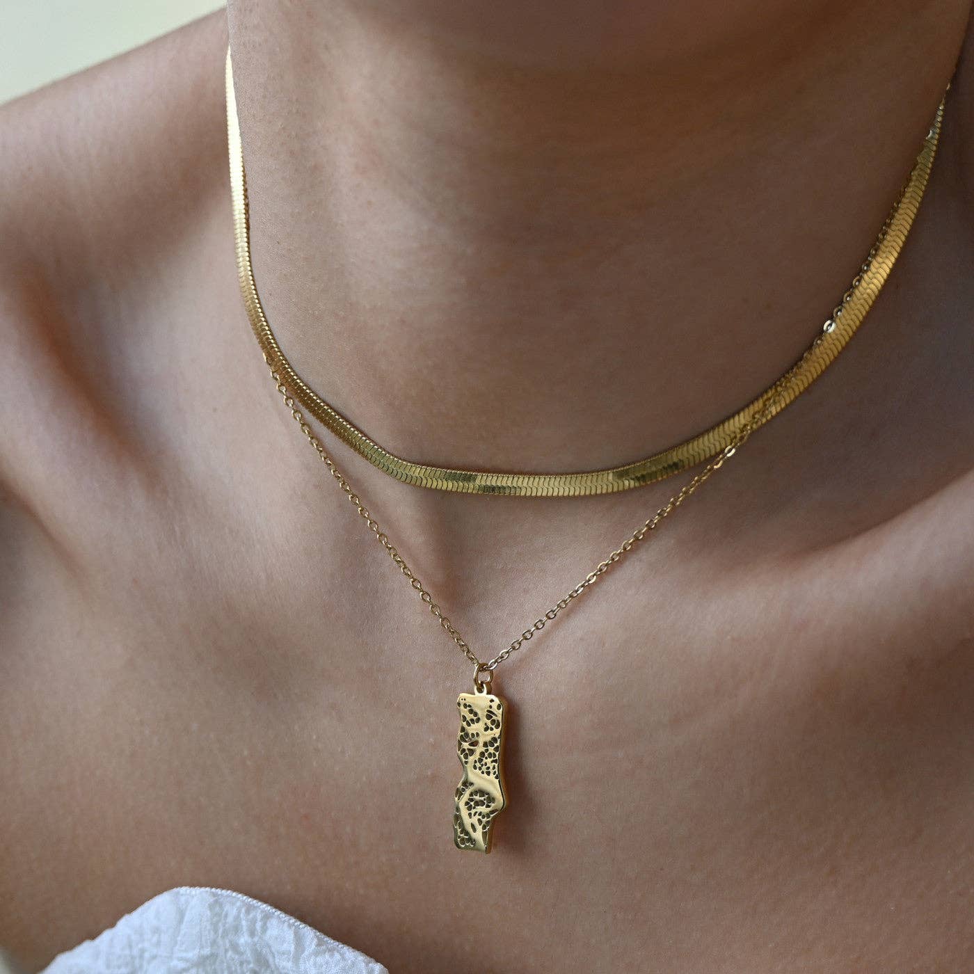 Casa Sofia - Wholesale Pendant/Charm Necklace - "Portugal Map" necklace in stainless steel1