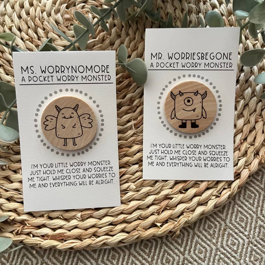 Handmade by Hammero - Vendita all'ingrosso Moneta/gettone ricordo - Mostro delle Preoccupazioni Abbraccio Tascabile - Gettone Inciso in Legno1