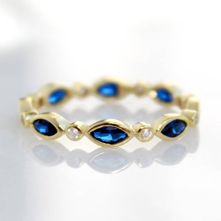 Crochet et anneau en saphir pour la vente par Kimiya Designs