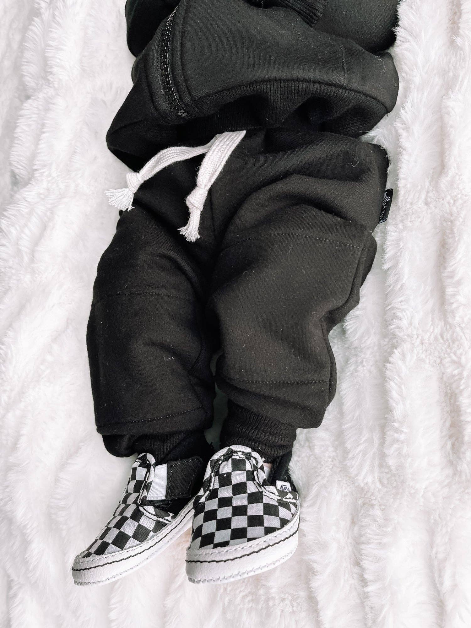 millie + roo LLC - Wholesale Lounge Sweatpants/Joggers - Kids - JOGGERS- Black Bamboo French Terry3