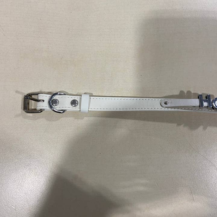 Lyxkrage Vit med Namn HET - BDSM - Tung Kvalitet för wholesale av Kinky Pleasure