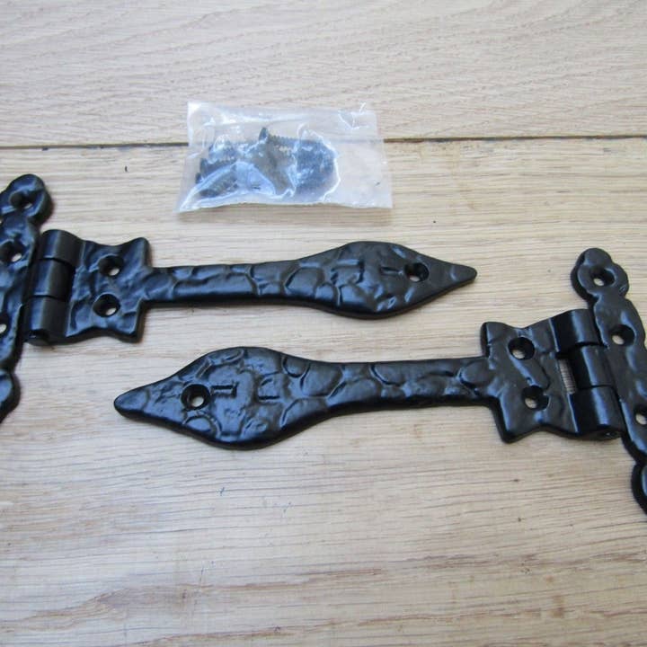 IronmongeryWorld - Wholesale Knob/Pull - Pair of 6" Leaf hinges Black Antique