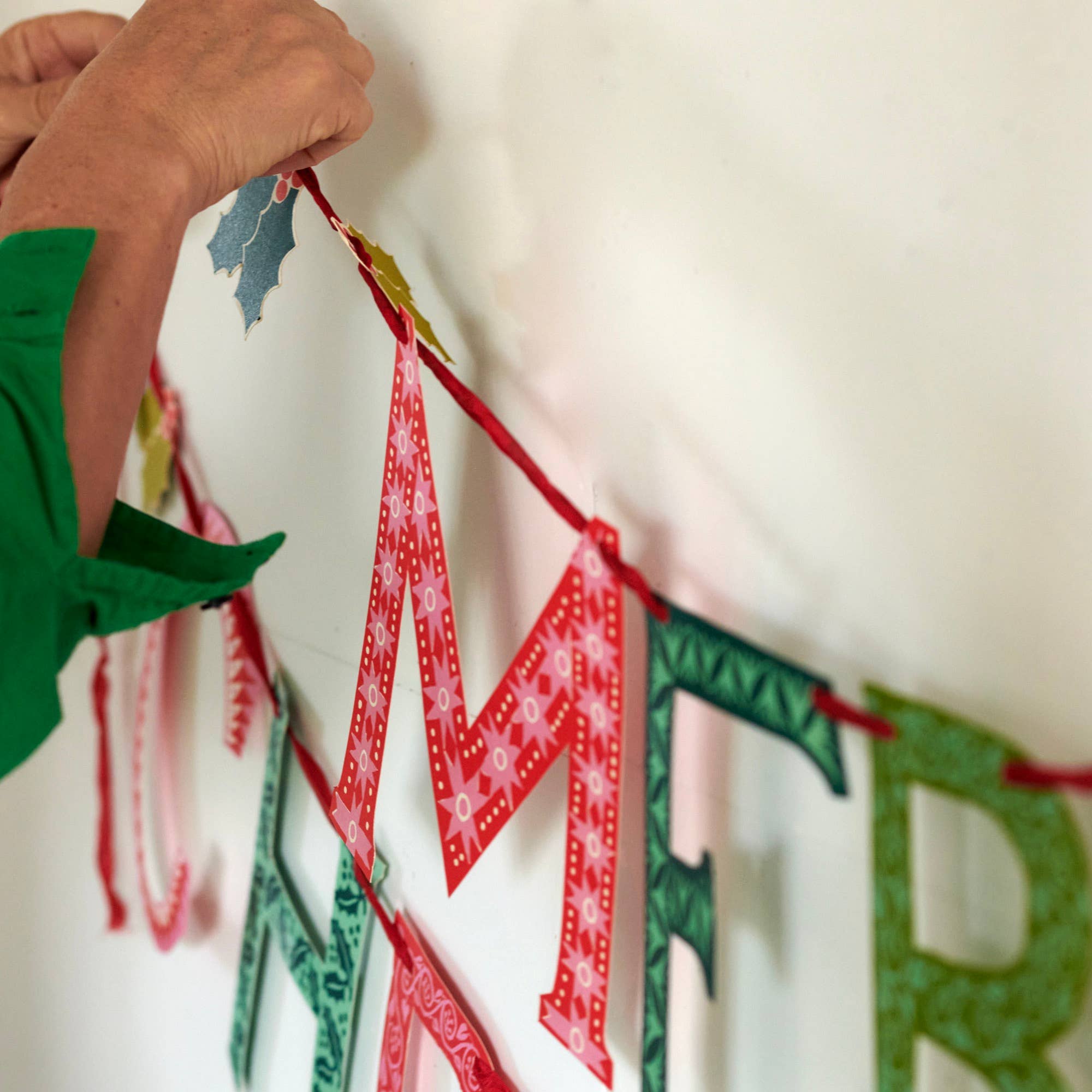Cambridge Imprint - Wholesale Christmas Decoration - Merry Christmas Banner8