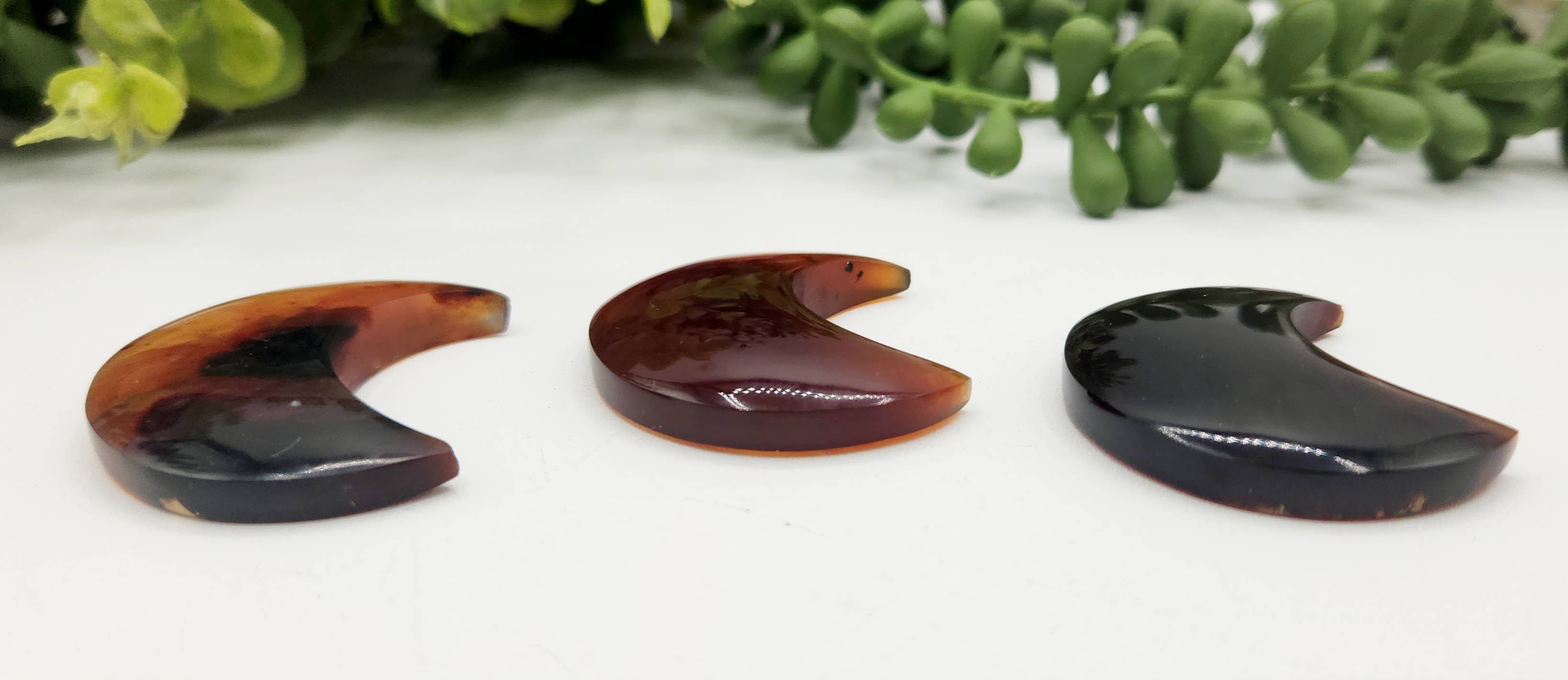 Meraki Gemstones – Engroshandel Spirituelle sten og krystaller – Amber Moon Form (Ca. 40mm) 100% Naturlig Rav5