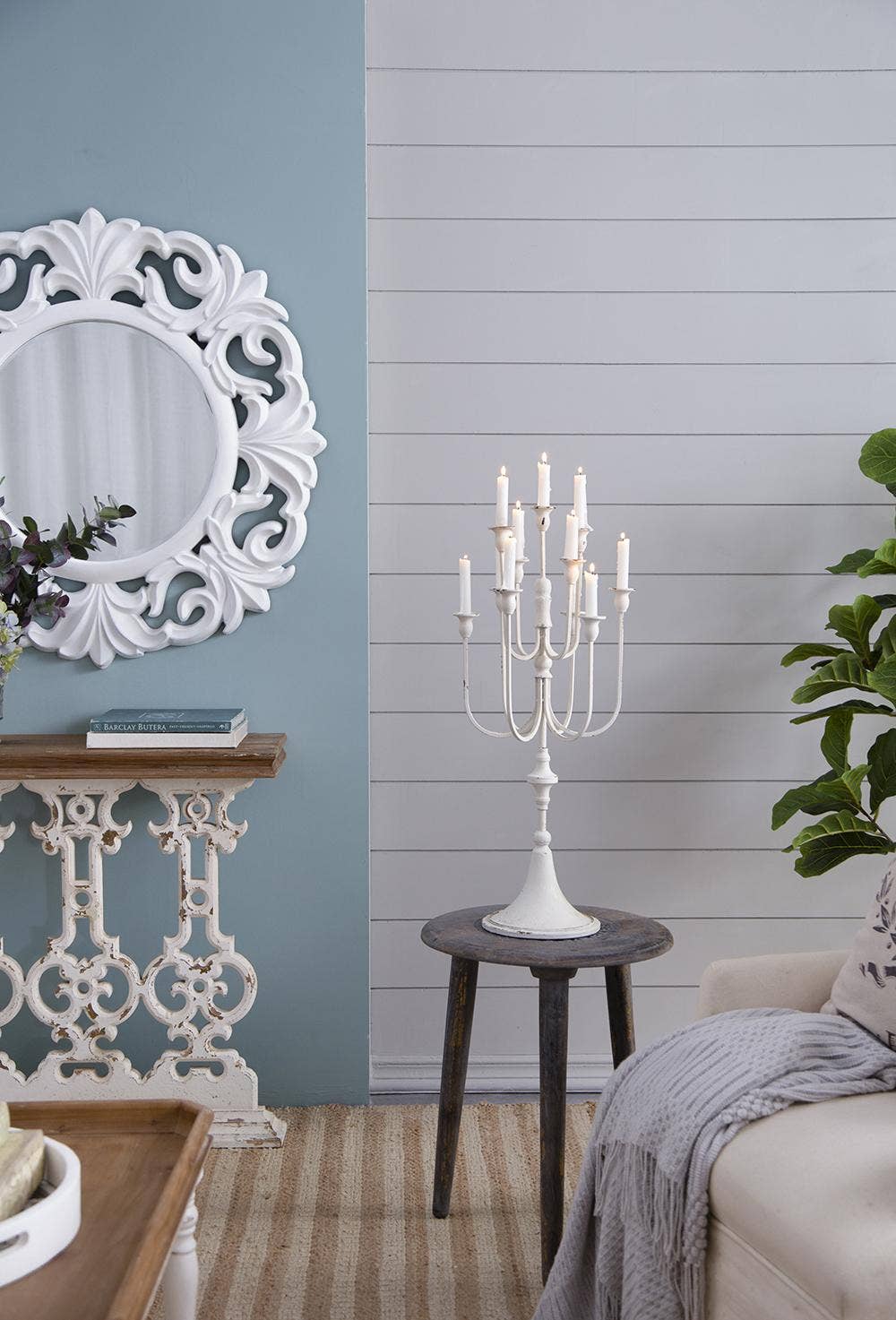 A&B Home Group Inc. – Großhandel Kerzenhalter – 13x10,5x30" Weißer Eisen 11-flammiger Kandelaber - Weiß12