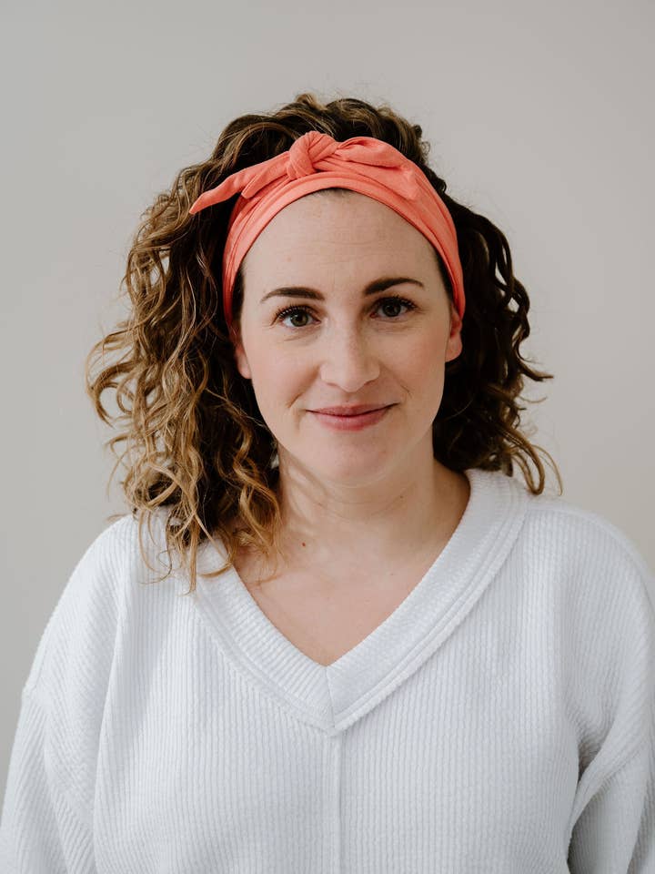 Korallenrote Krawatte aus Microsuede für den Großhandel von Bizzy B Crafts