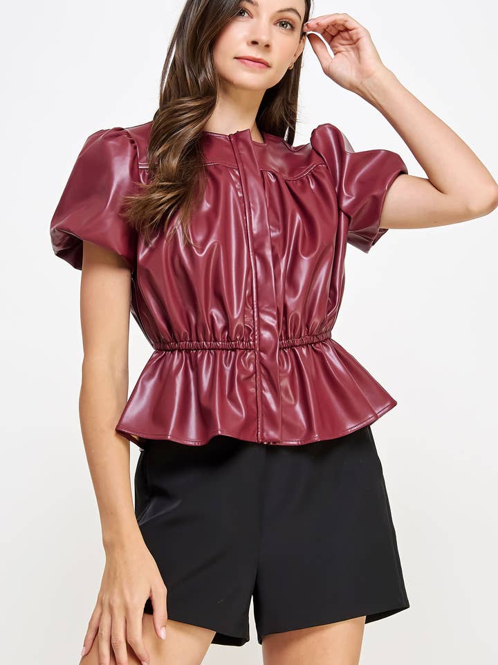 Haut à manches bouffantes en similicuir pour la vente par Strut & Bolt