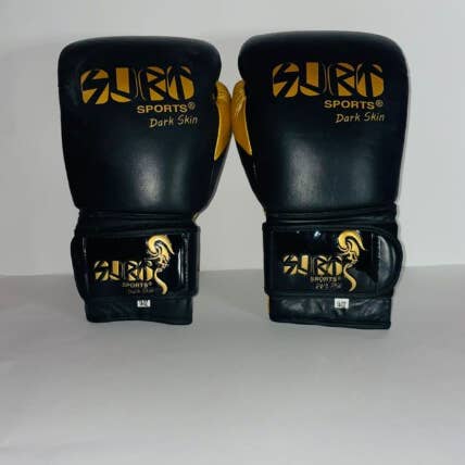 Surtsports – Luvas - Homem por atacado – Luvas pretas com detalhes dourados2