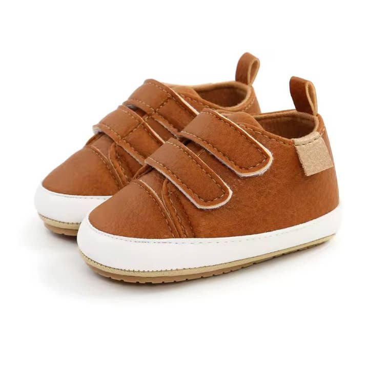 Chaussures Bébé Velcro Riley - Marron pour la vente par Zebra Babies