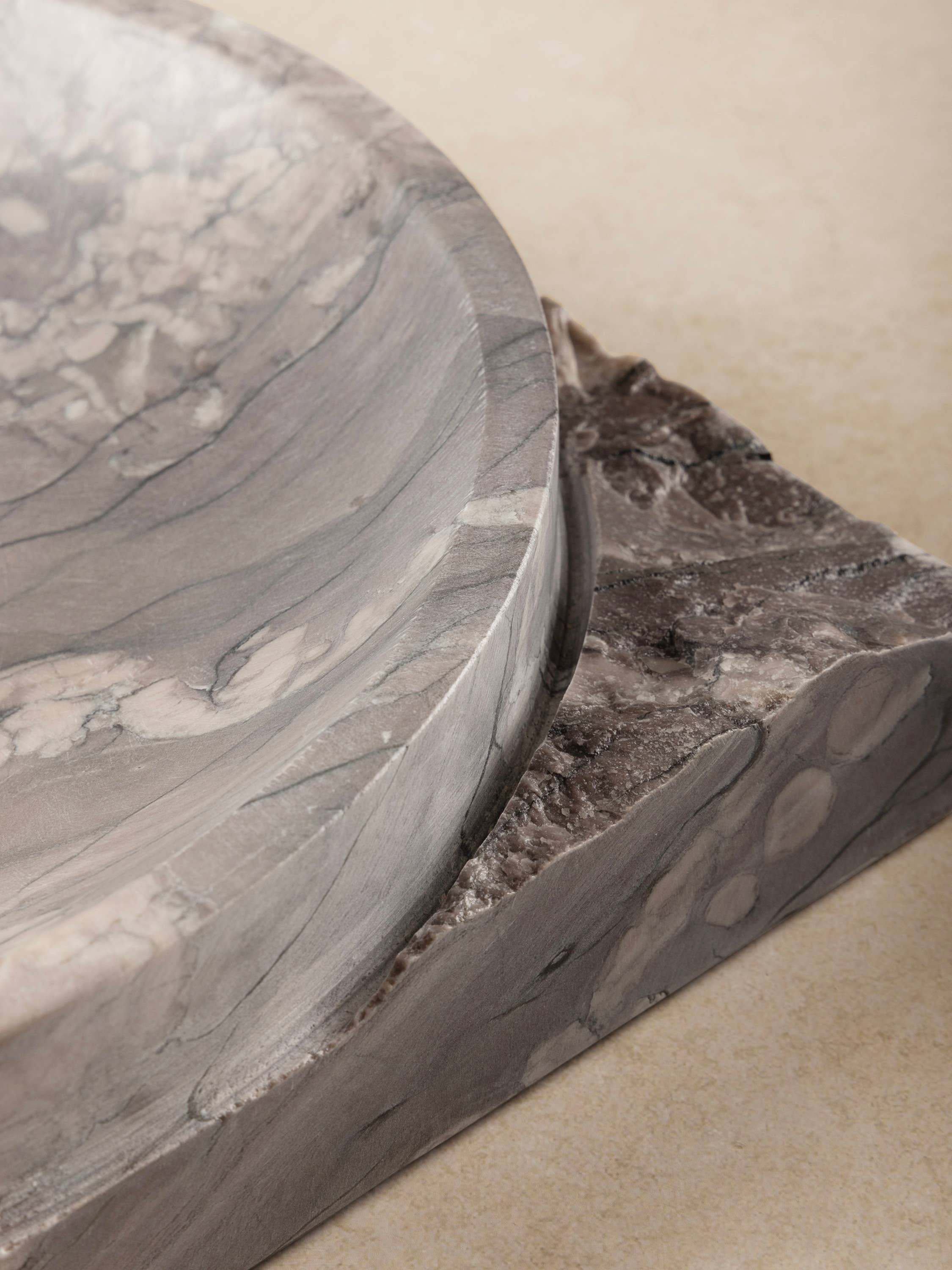 GAURI KOHLI - Wholesale Decorative Plate/Dish/Bowl - Shayne Sculpted Onyx Decorative Bowl7